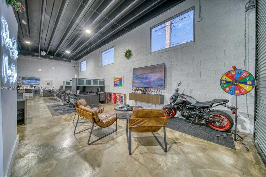 Small Image of WHOLESALER FOR SALE IN MIAMI, Miami Number 29