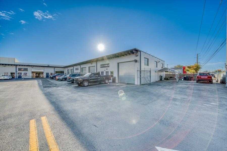 Small Image of WHOLESALER FOR SALE IN MIAMI, Miami Number 33