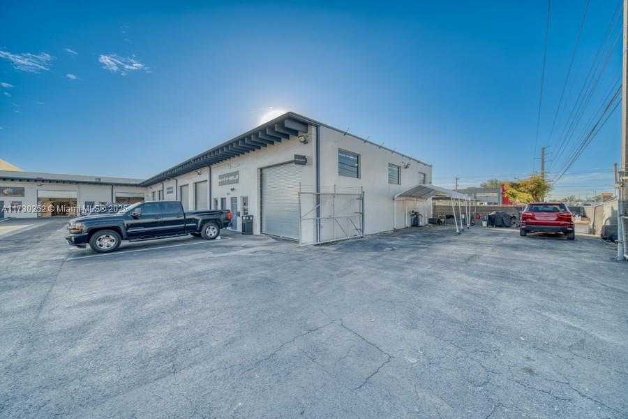 Small Image of WHOLESALER FOR SALE IN MIAMI, Miami Number 36