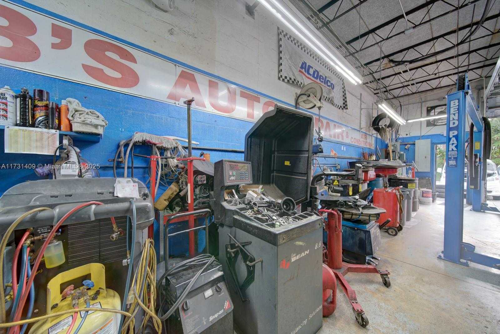 Small Image of 4850 NE 12TH AVE, Oakland Park Number 19