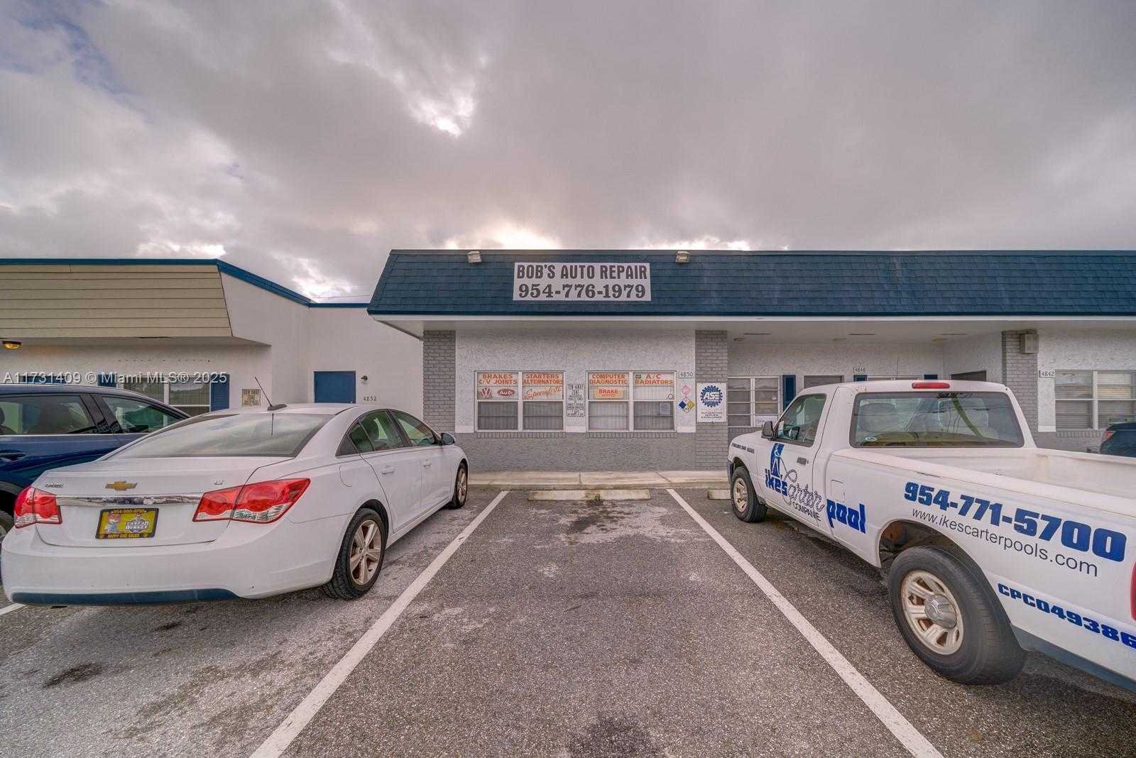 Small Image of 4850 NE 12TH AVE, Oakland Park Number 2