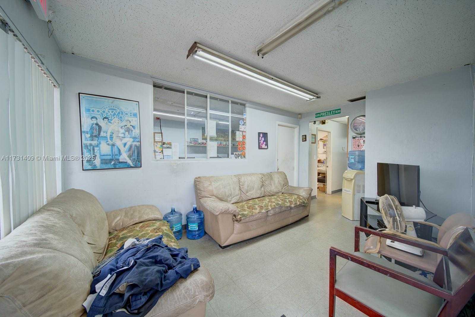 Small Image of 4850 NE 12TH AVE, Oakland Park Number 7