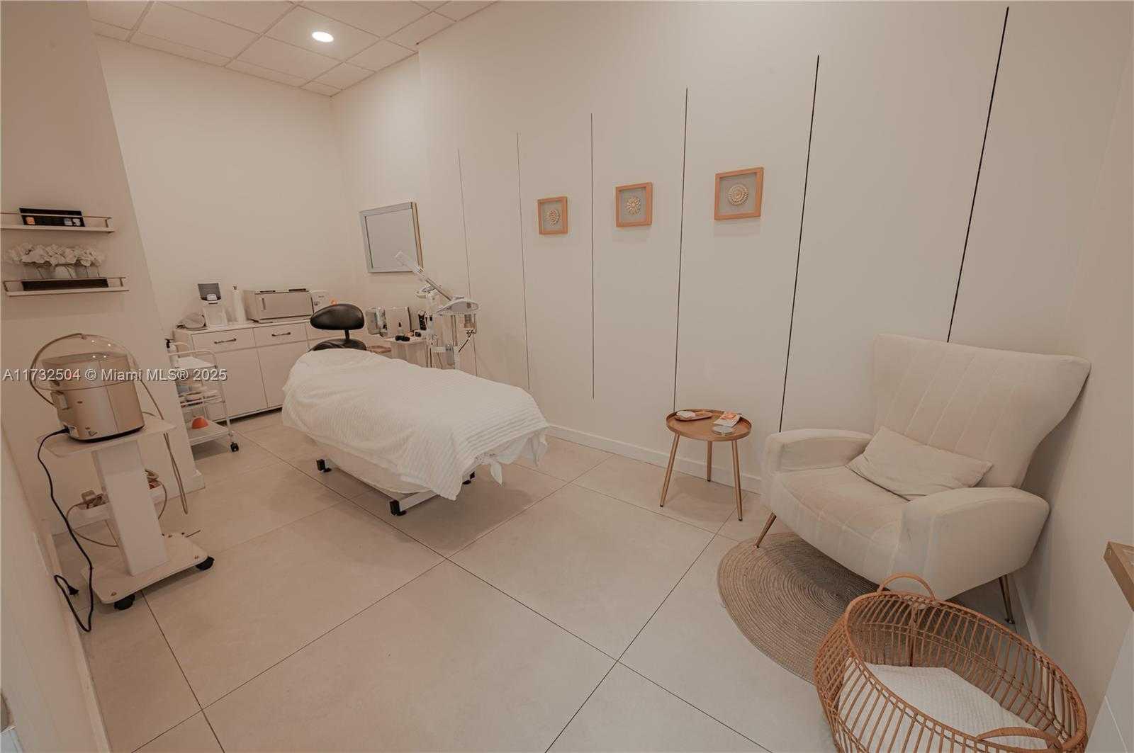 Small Image of 20335 BISCAYNE BLVD, Aventura Number 20