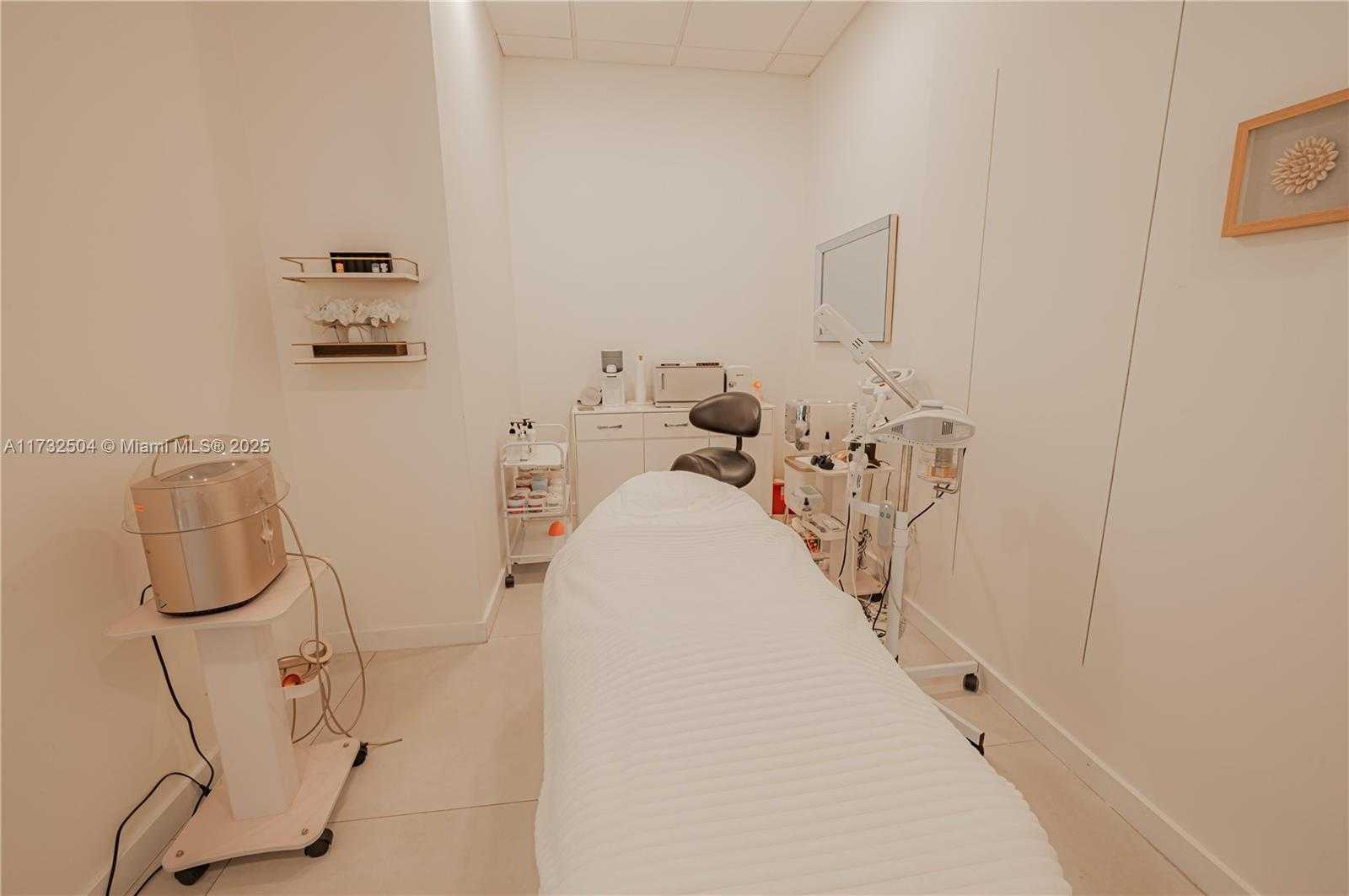 Small Image of 20335 BISCAYNE BLVD, Aventura Number 21