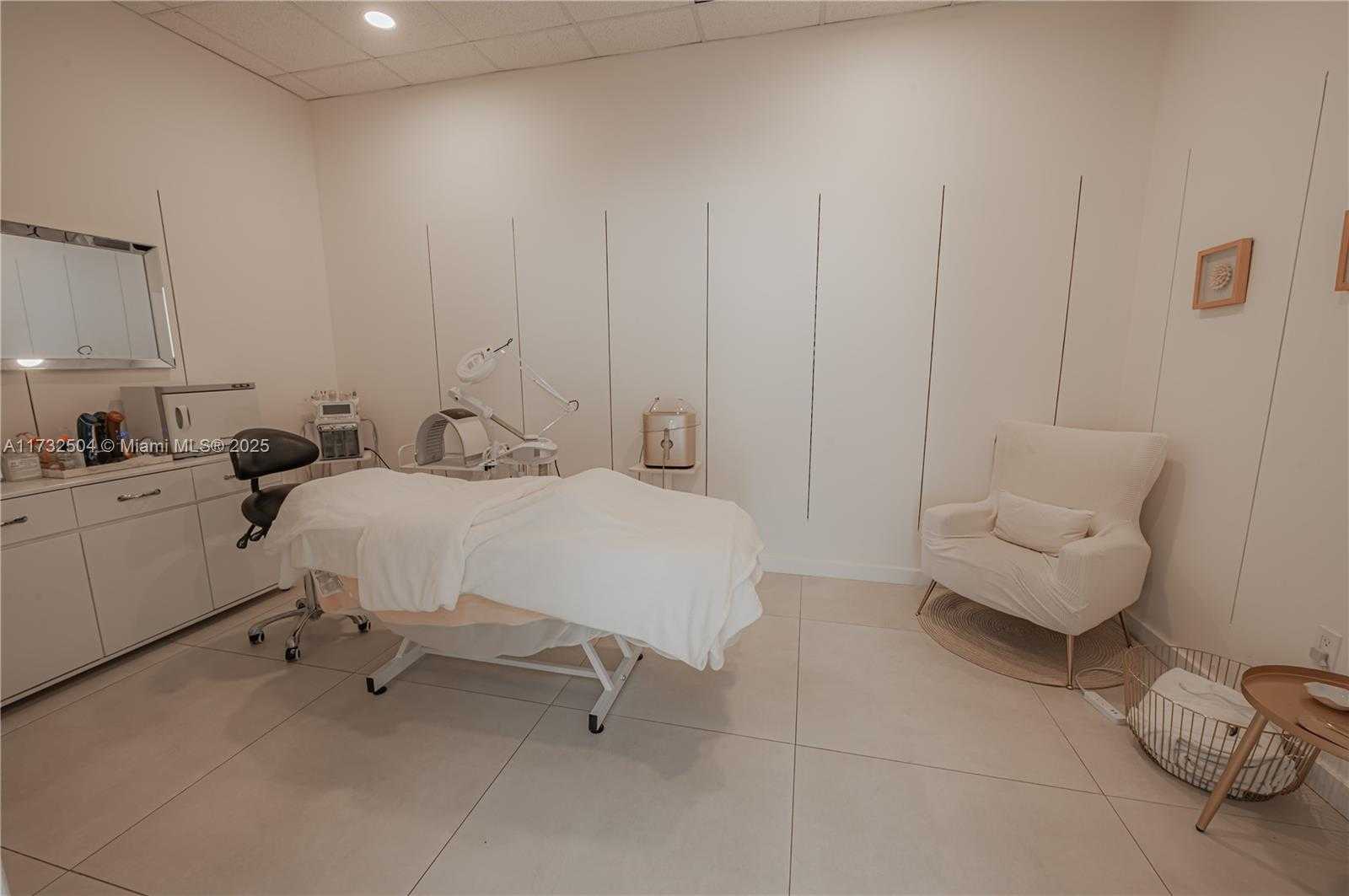 Small Image of 20335 BISCAYNE BLVD, Aventura Number 23