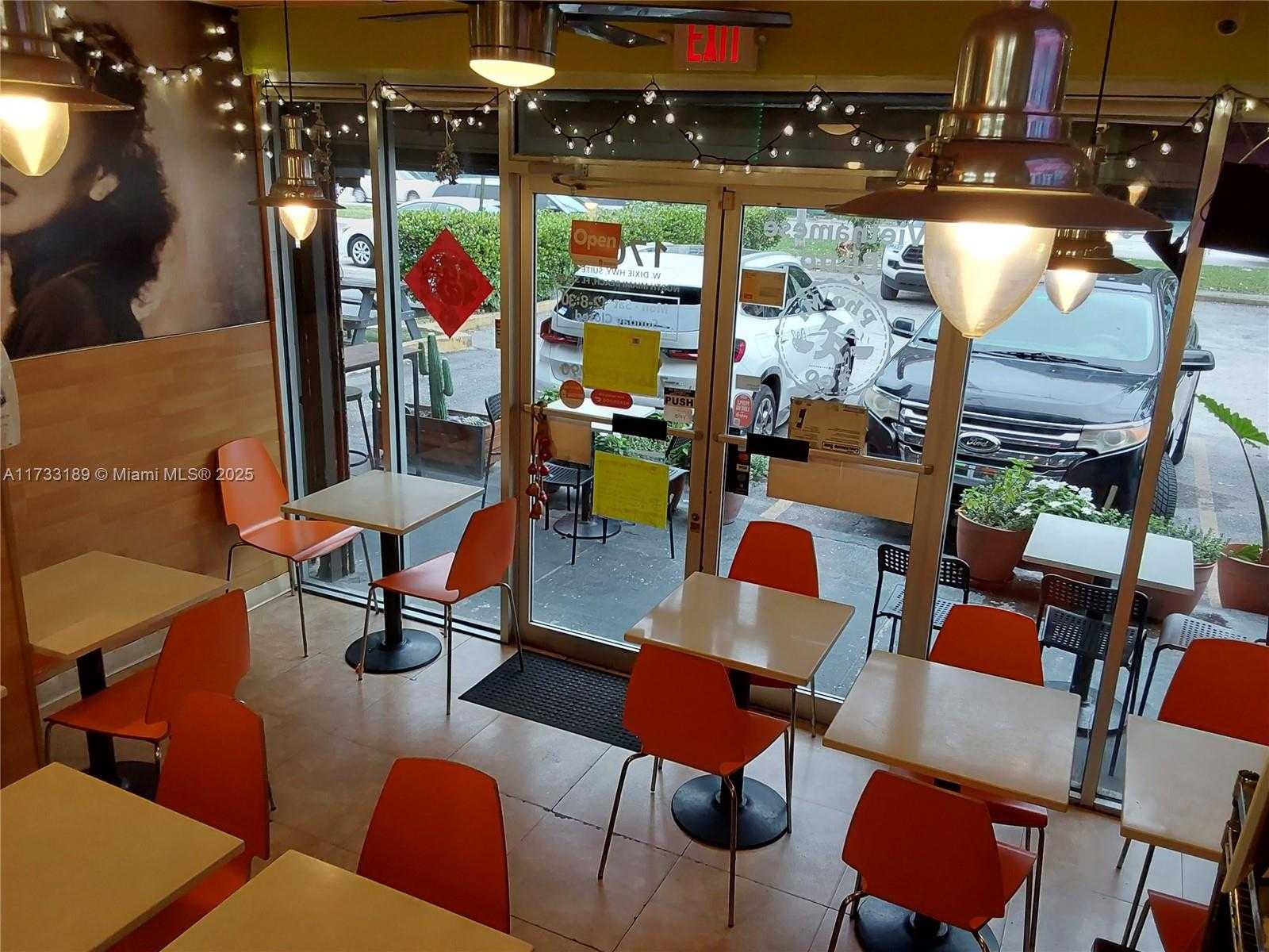 Small Image of 17010 WEST DIXIE HWY #G, North Miami Beach Number 2