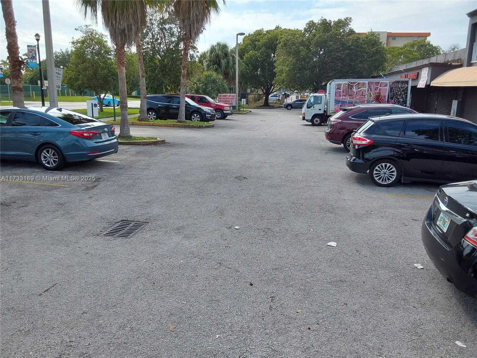 Small Image of 17010 WEST DIXIE HWY #G, North Miami Beach Number 6