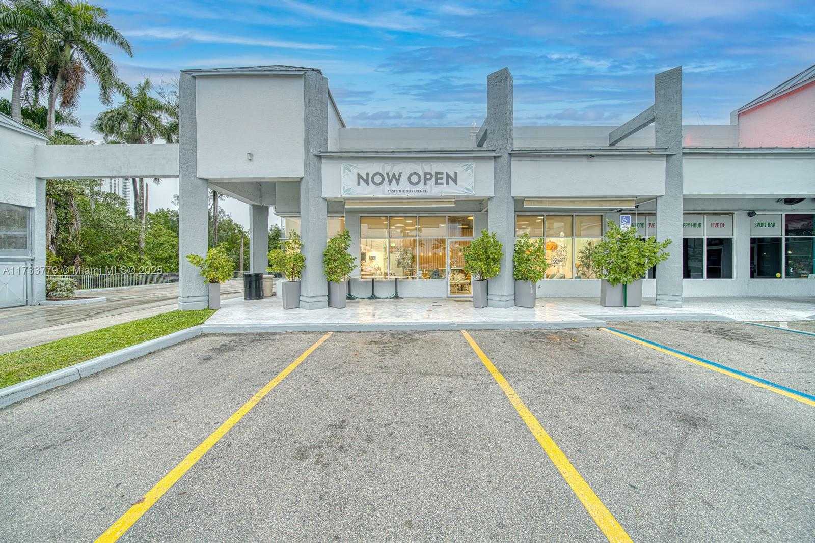 Small Image of ON BUSY BISCAYNE BOULEVARD, North Miami Beach Number 24