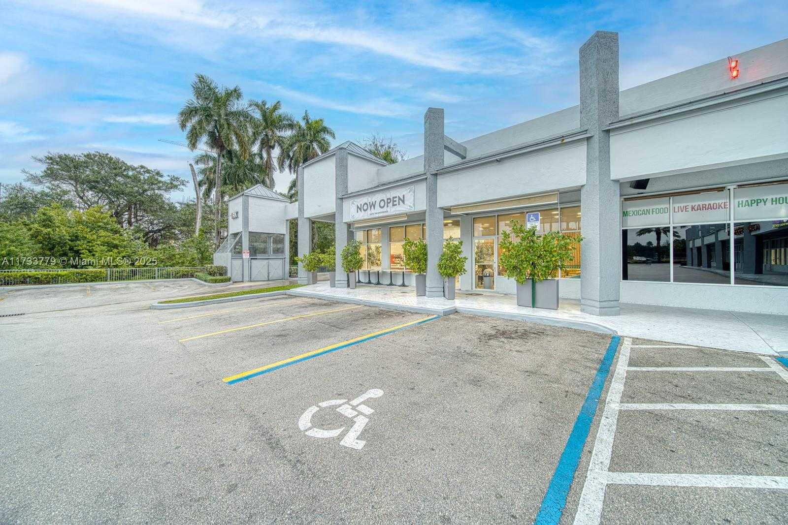 Small Image of ON BUSY BISCAYNE BOULEVARD, North Miami Beach Number 25