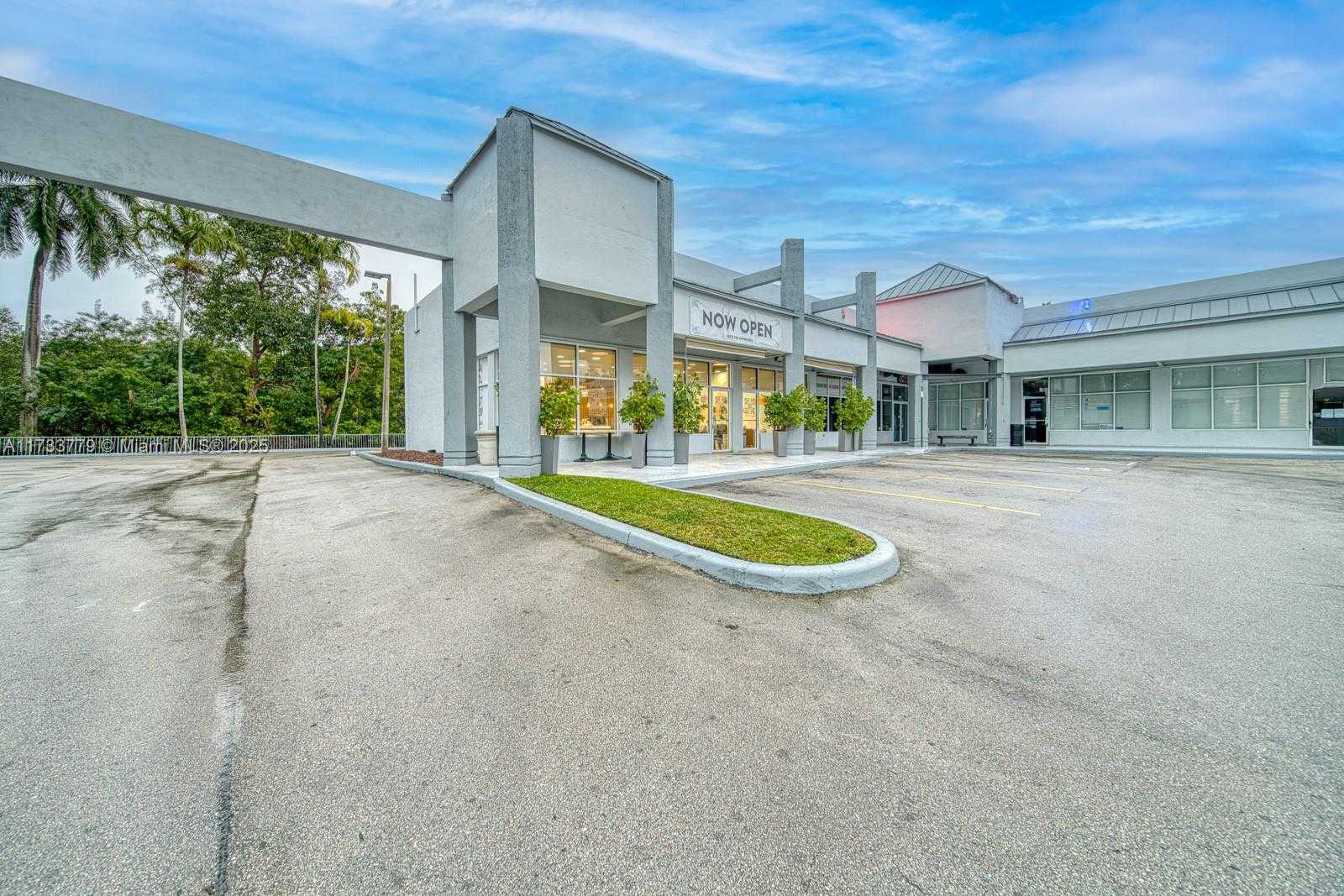 Small Image of ON BUSY BISCAYNE BOULEVARD, North Miami Beach Number 26
