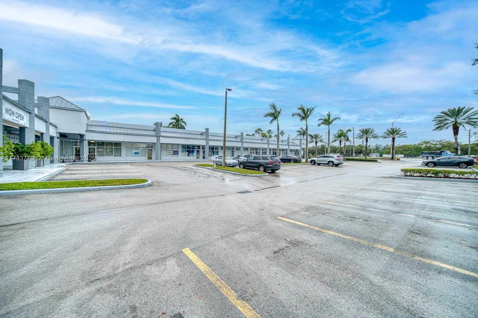 Small Image of ON BUSY BISCAYNE BOULEVARD, North Miami Beach Number 27