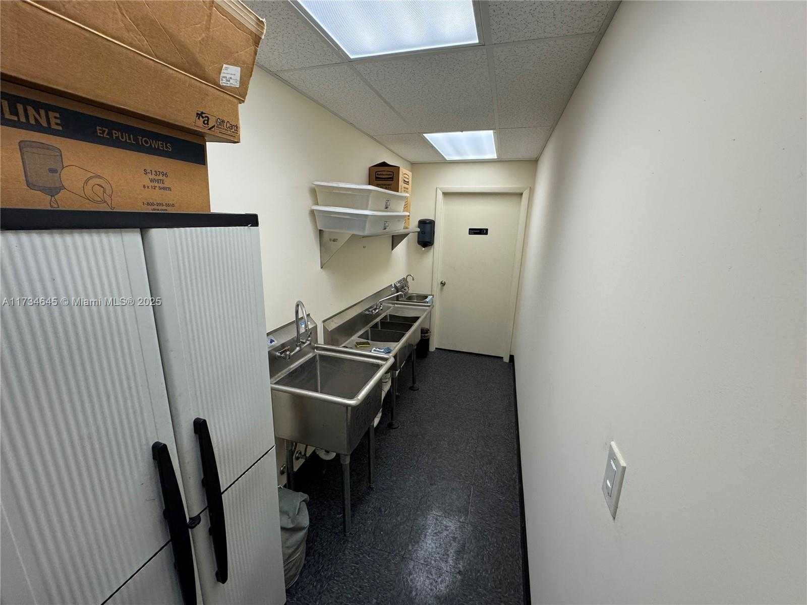 Small Image of 1805 SOUTH WEST 31ST AVE, Pembroke Park Number 13
