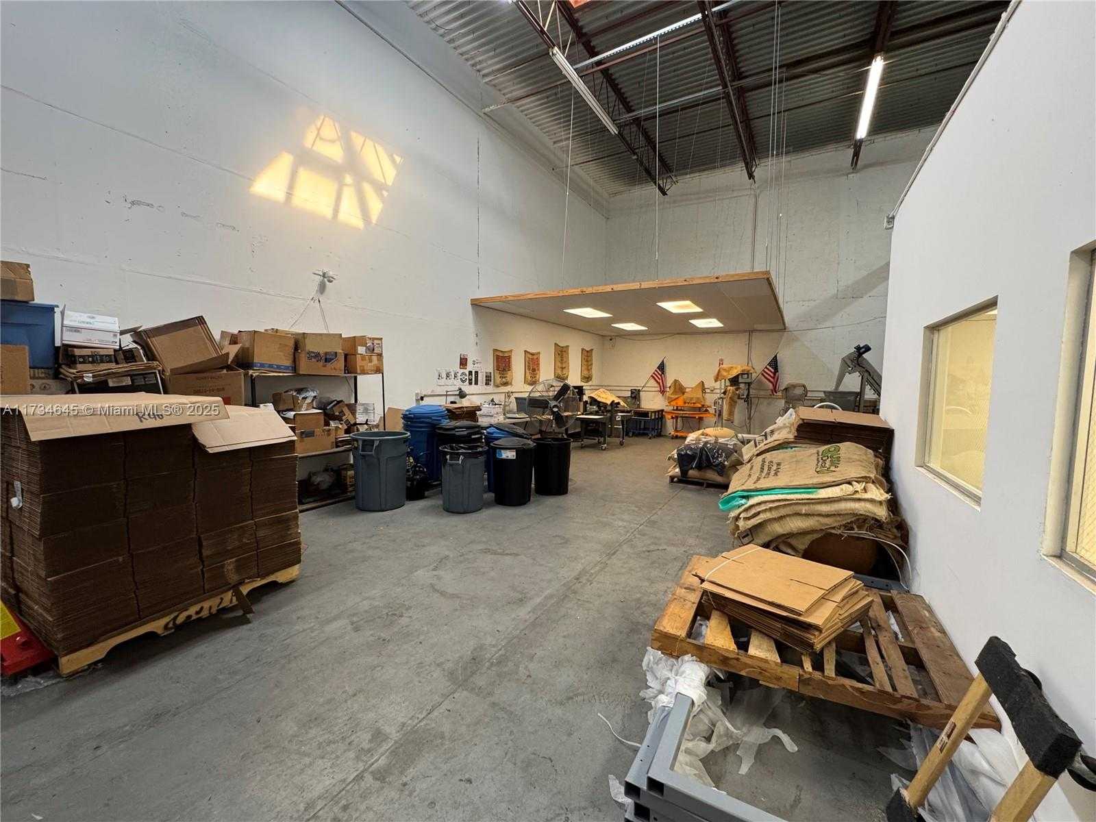 Small Image of 1805 SOUTH WEST 31ST AVE, Pembroke Park Number 22