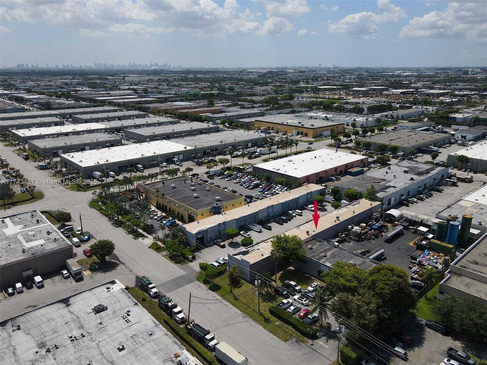 Small Image of 8450 NORTH WEST 68 ST, Doral Number 12