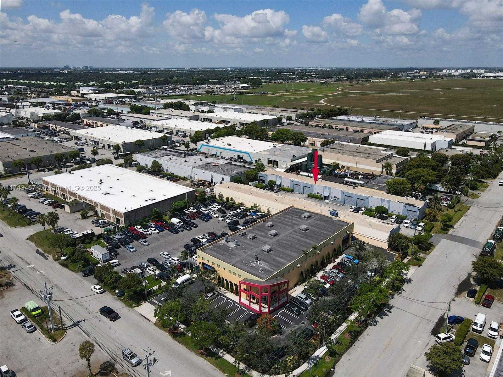 Small Image of 8450 NORTH WEST 68 ST, Doral Number 14