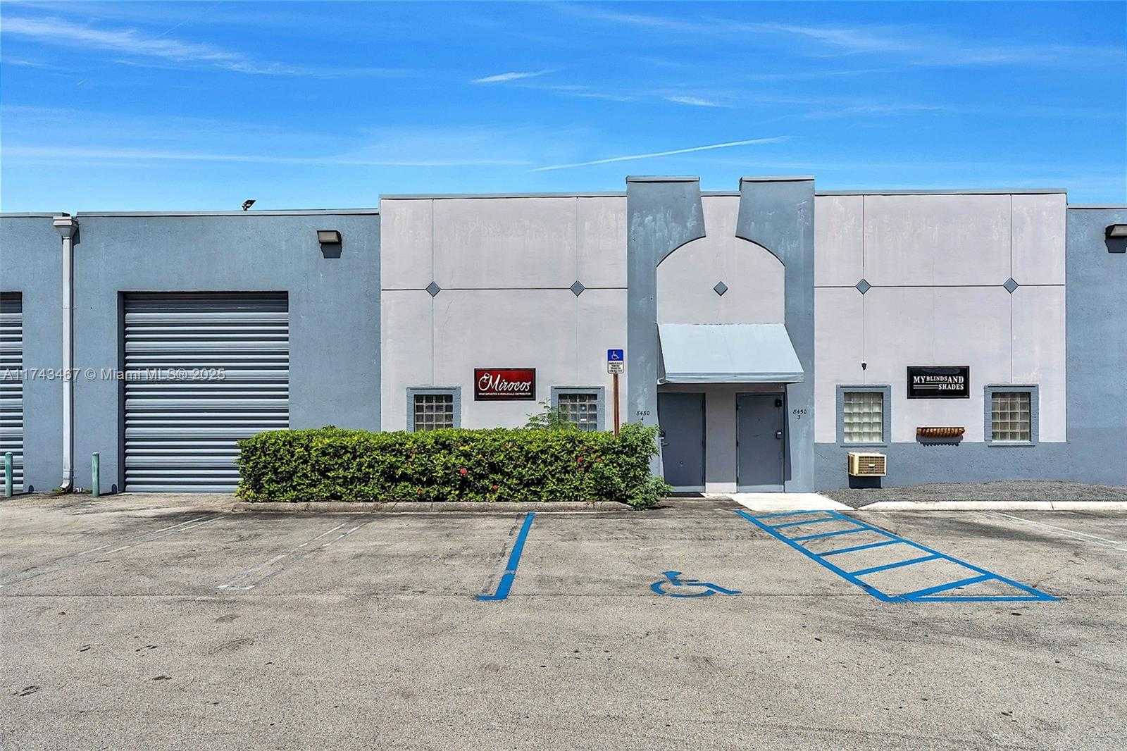 Small Image of 8450 NORTH WEST 68 ST, Doral Number 20