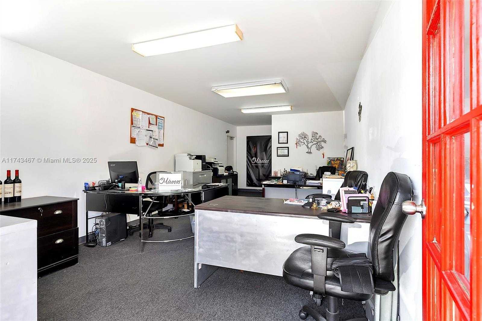 Small Image of 8450 NORTH WEST 68 ST, Doral Number 23