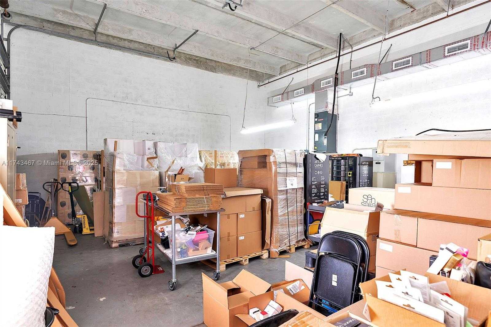 Small Image of 8450 NORTH WEST 68 ST, Doral Number 29
