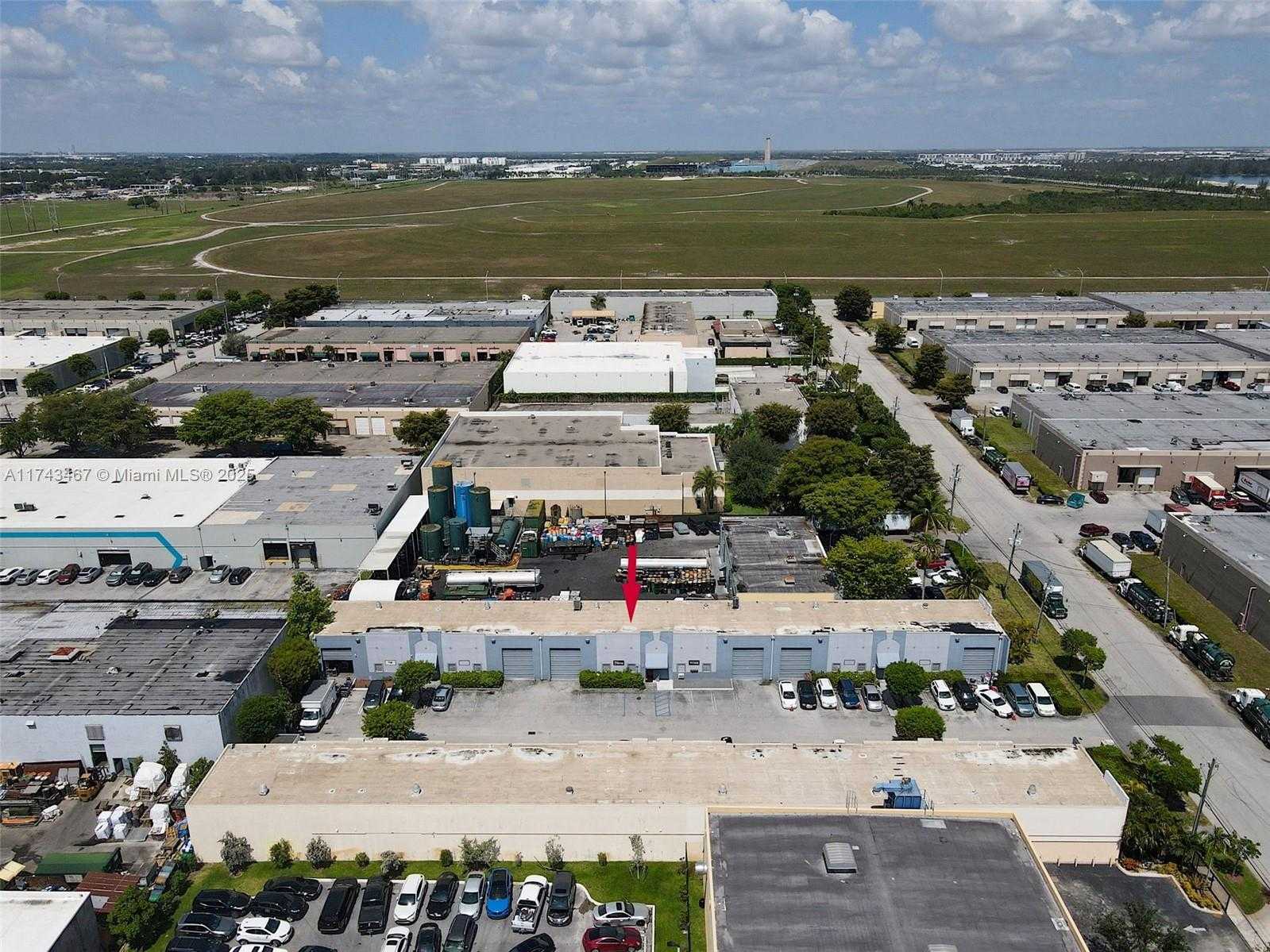 Small Image of 8450 NORTH WEST 68 ST, Doral Number 4