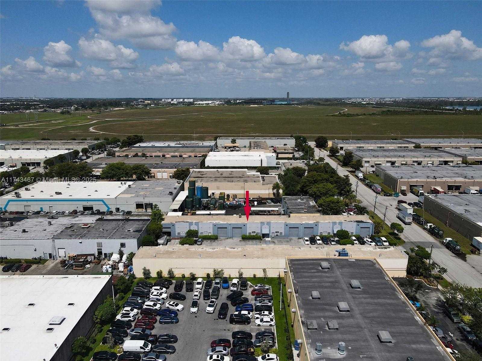 Small Image of 8450 NORTH WEST 68 ST, Doral Number 5