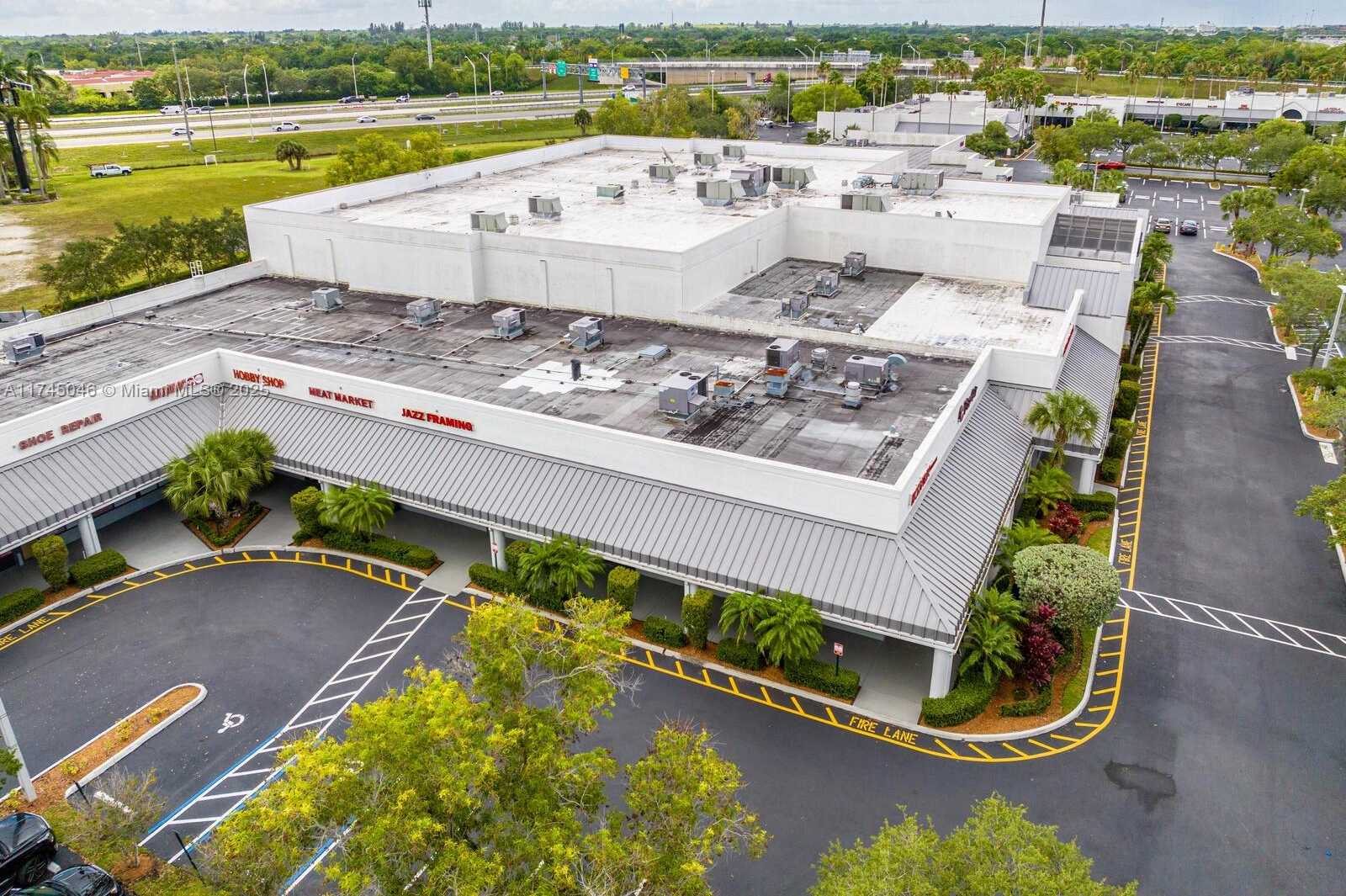 Small Image of 1320 SOUTH WEST 160TH AVE, Weston Number 39