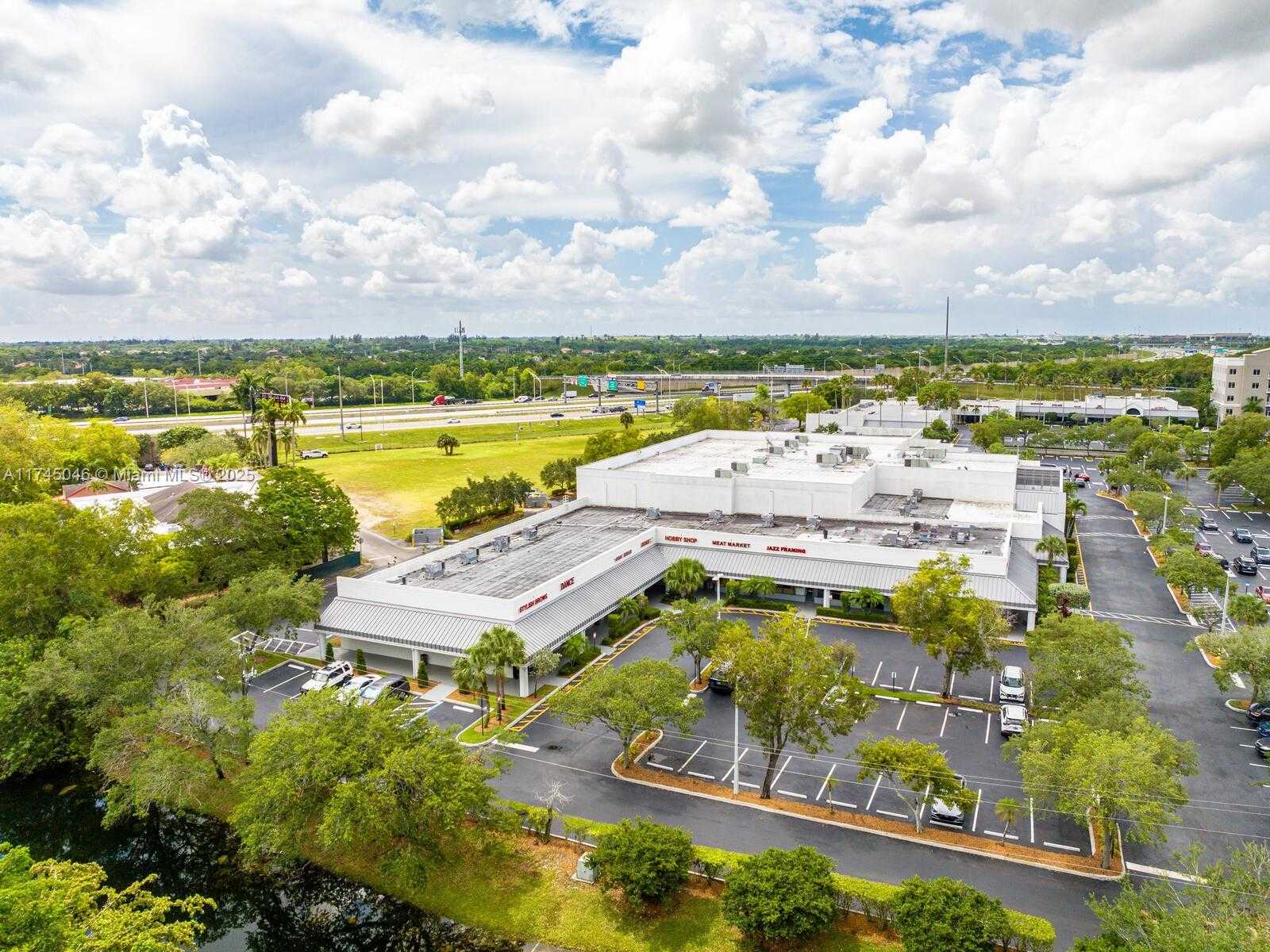 Small Image of 1320 SOUTH WEST 160TH AVE, Weston Number 41