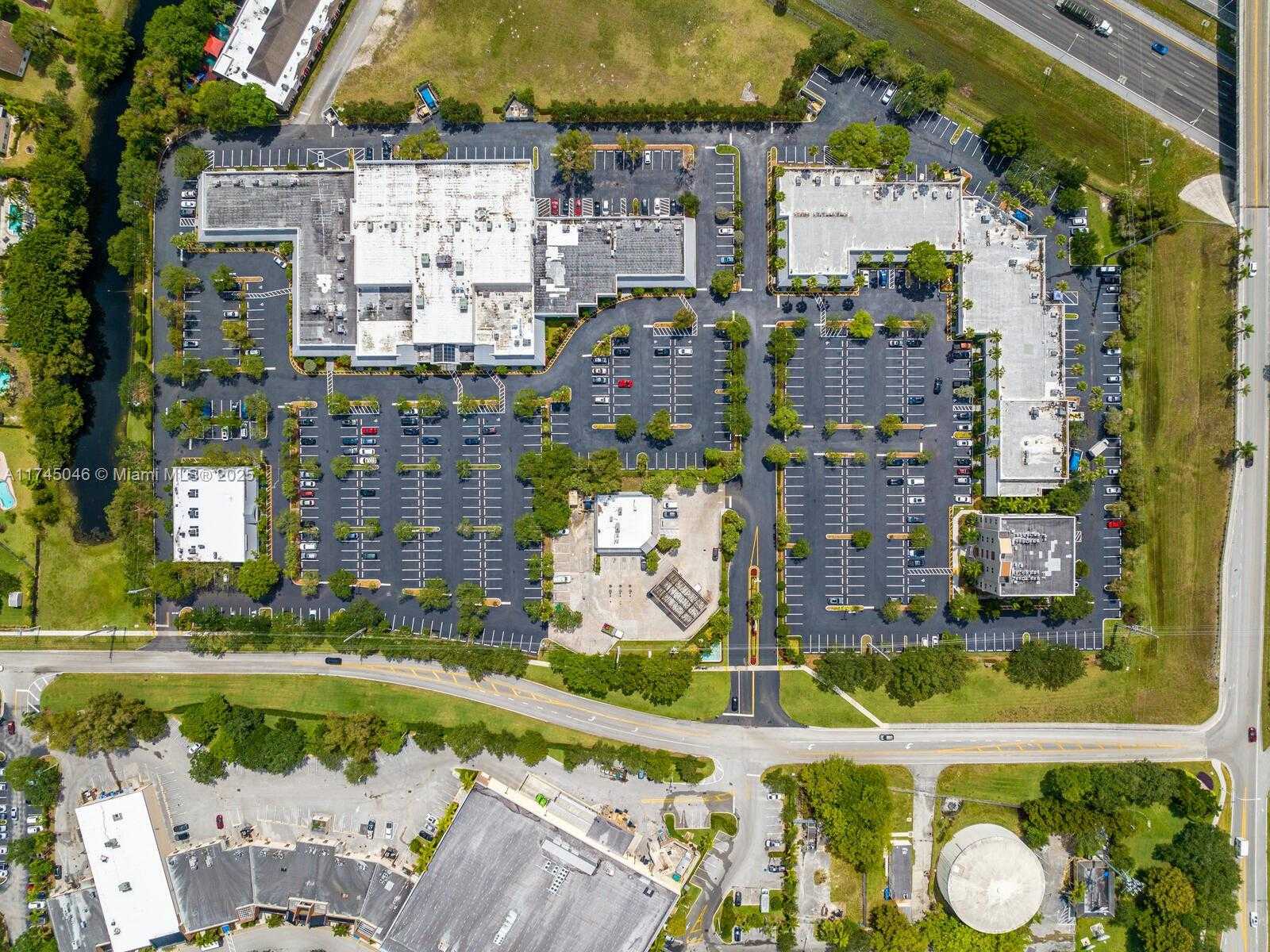 Small Image of 1320 SOUTH WEST 160TH AVE, Weston Number 43