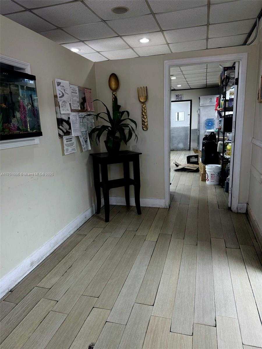 Small Image of Miami Number 4