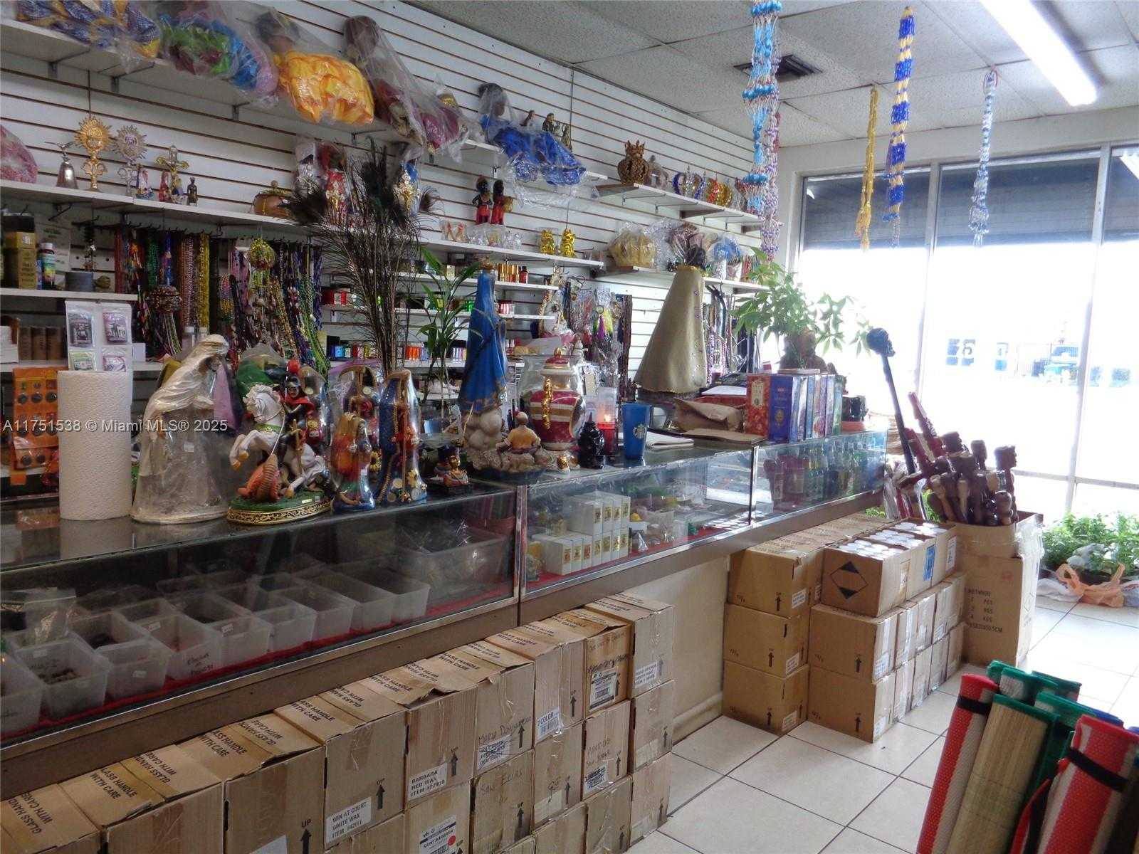 Small Image of 6515 Pembroke Rd, Hollywood, FL 33023, USA Number 10
