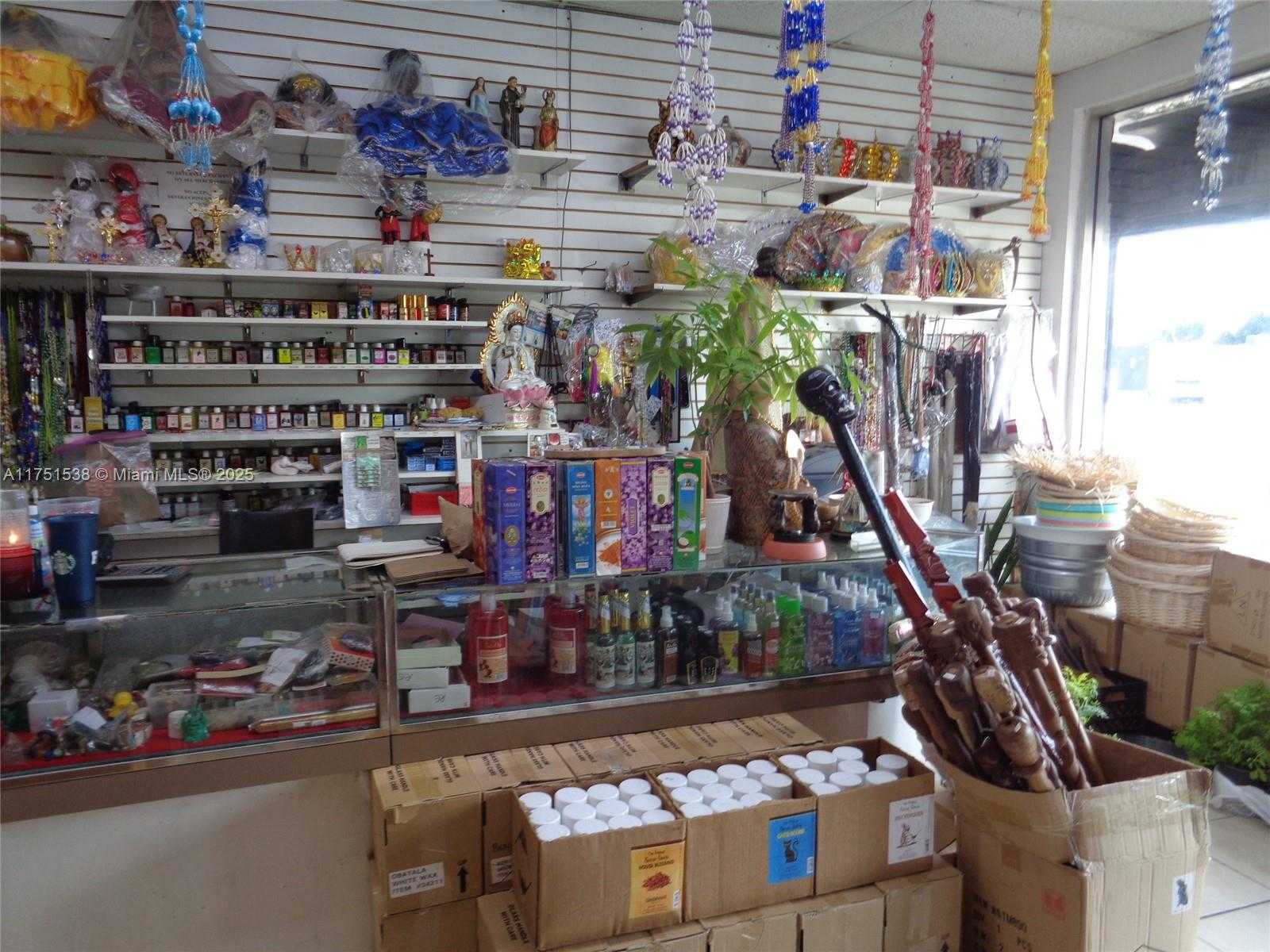 Small Image of 6515 Pembroke Rd, Hollywood, FL 33023, USA Number 11