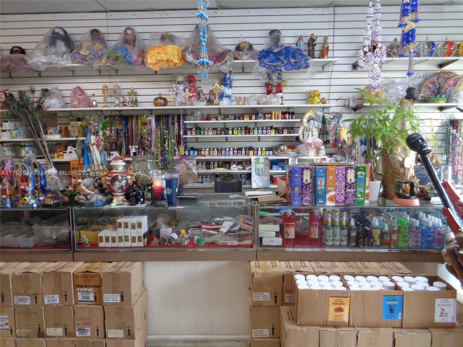 Small Image of 6515 Pembroke Rd, Hollywood, FL 33023, USA Number 12
