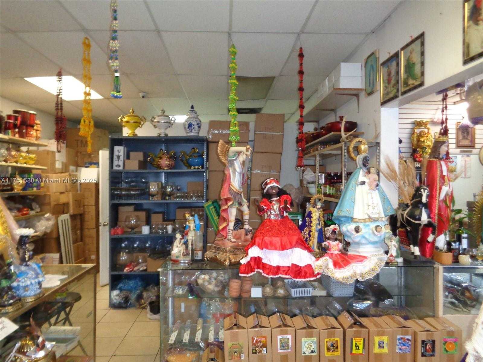 Small Image of 6515 Pembroke Rd, Hollywood, FL 33023, USA Number 15