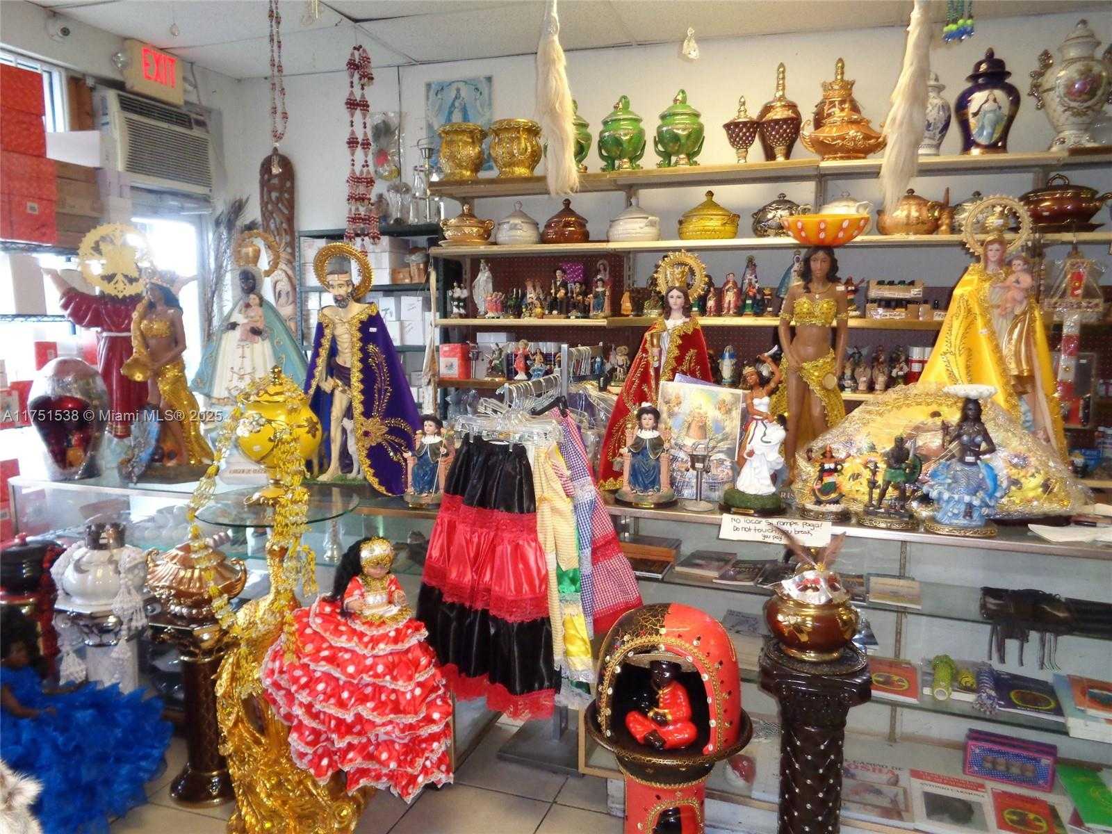 Small Image of 6515 Pembroke Rd, Hollywood, FL 33023, USA Number 16
