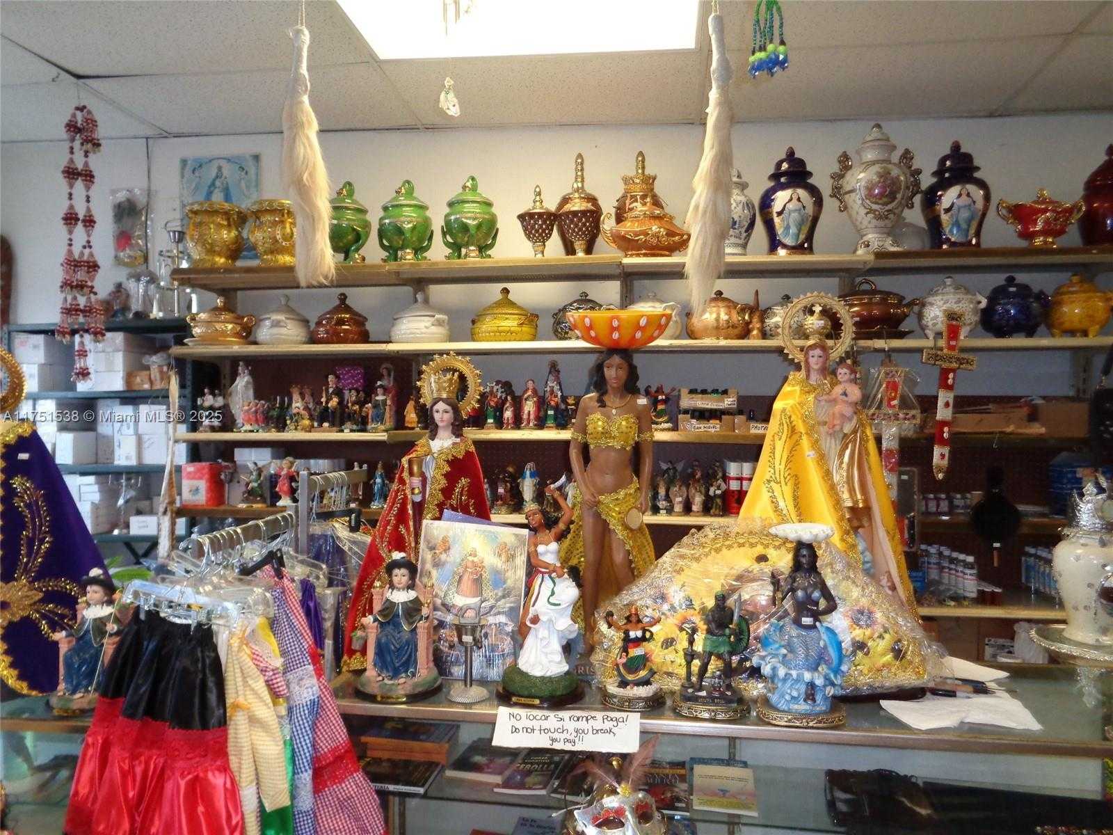 Small Image of 6515 Pembroke Rd, Hollywood, FL 33023, USA Number 17