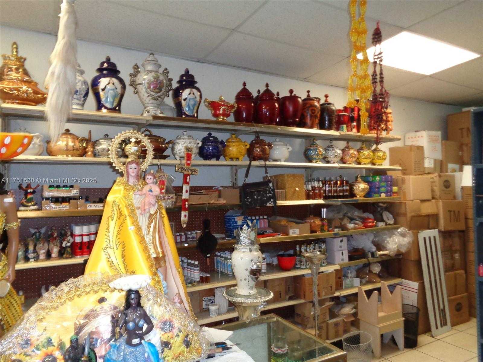 Small Image of 6515 Pembroke Rd, Hollywood, FL 33023, USA Number 19