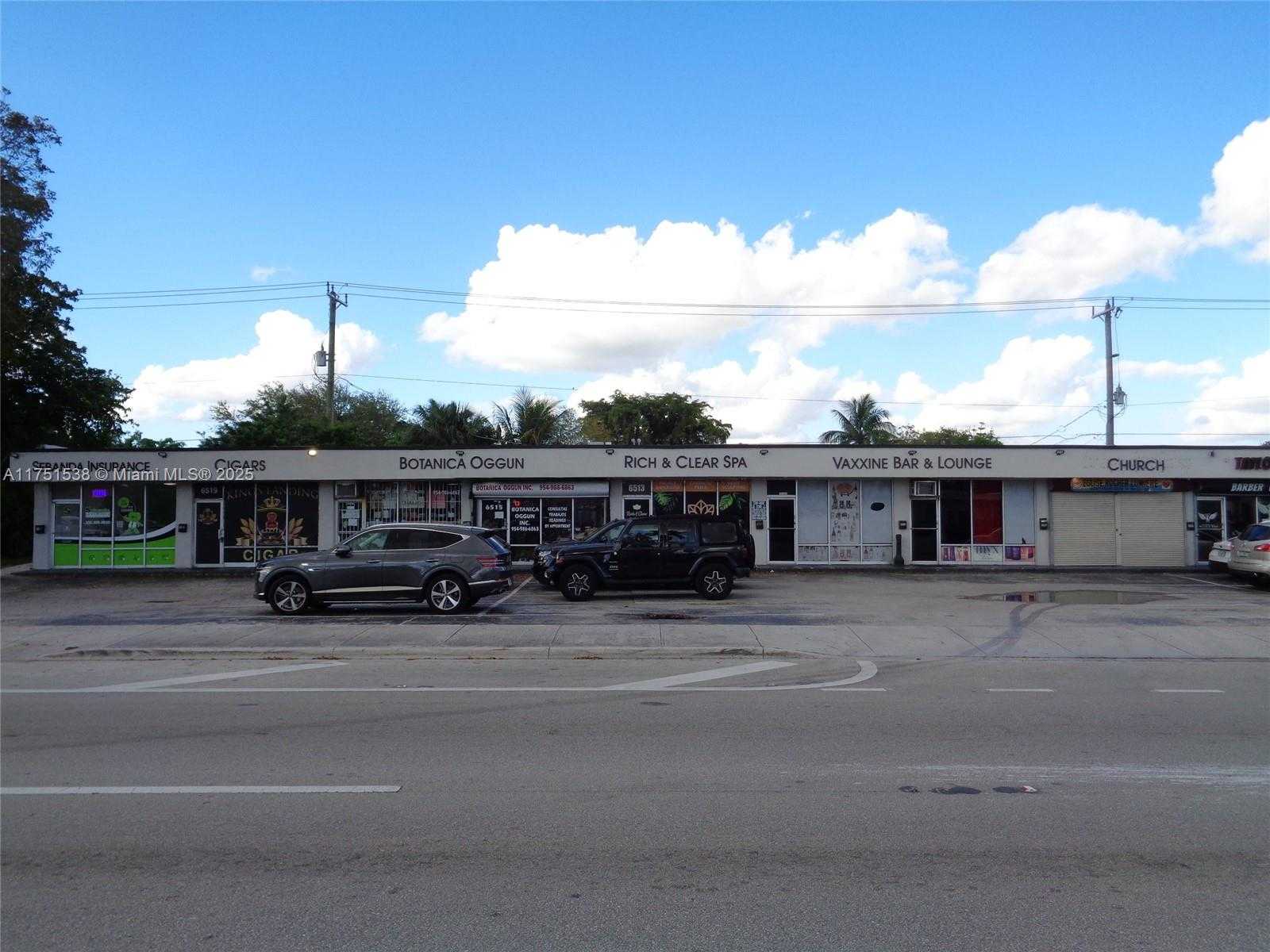 Small Image of 6515 Pembroke Rd, Hollywood, FL 33023, USA Number 21