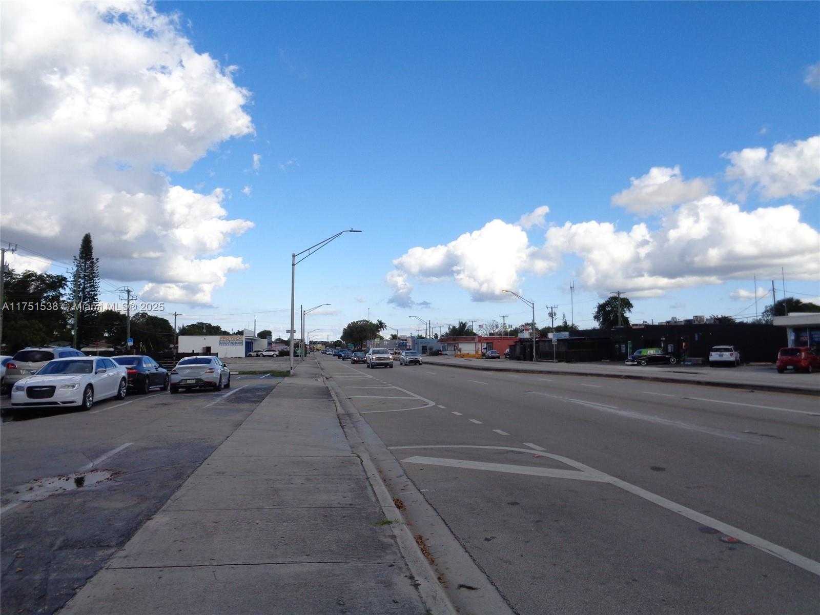 Small Image of 6515 Pembroke Rd, Hollywood, FL 33023, USA Number 22