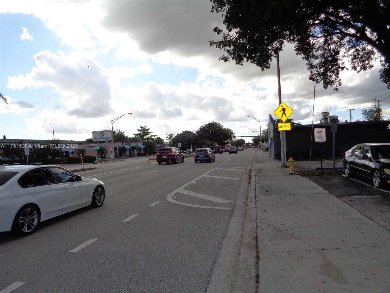 Small Image of 6515 Pembroke Rd, Hollywood, FL 33023, USA Number 24