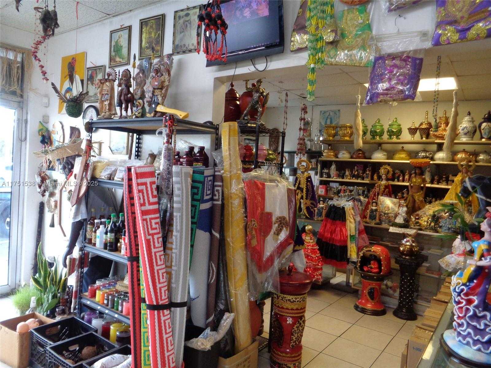 Small Image of 6515 Pembroke Rd, Hollywood, FL 33023, USA Number 6