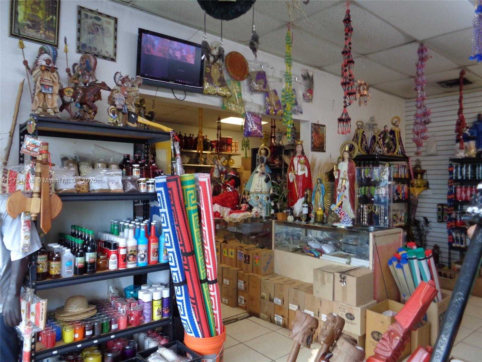 Small Image of 6515 Pembroke Rd, Hollywood, FL 33023, USA Number 7