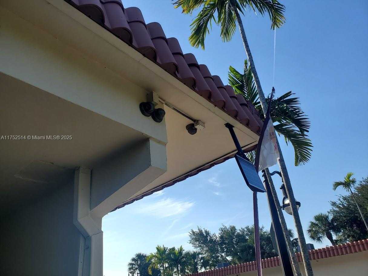 Small Image of 330 SOUTH STATE ROAD 7, Plantation Number 40