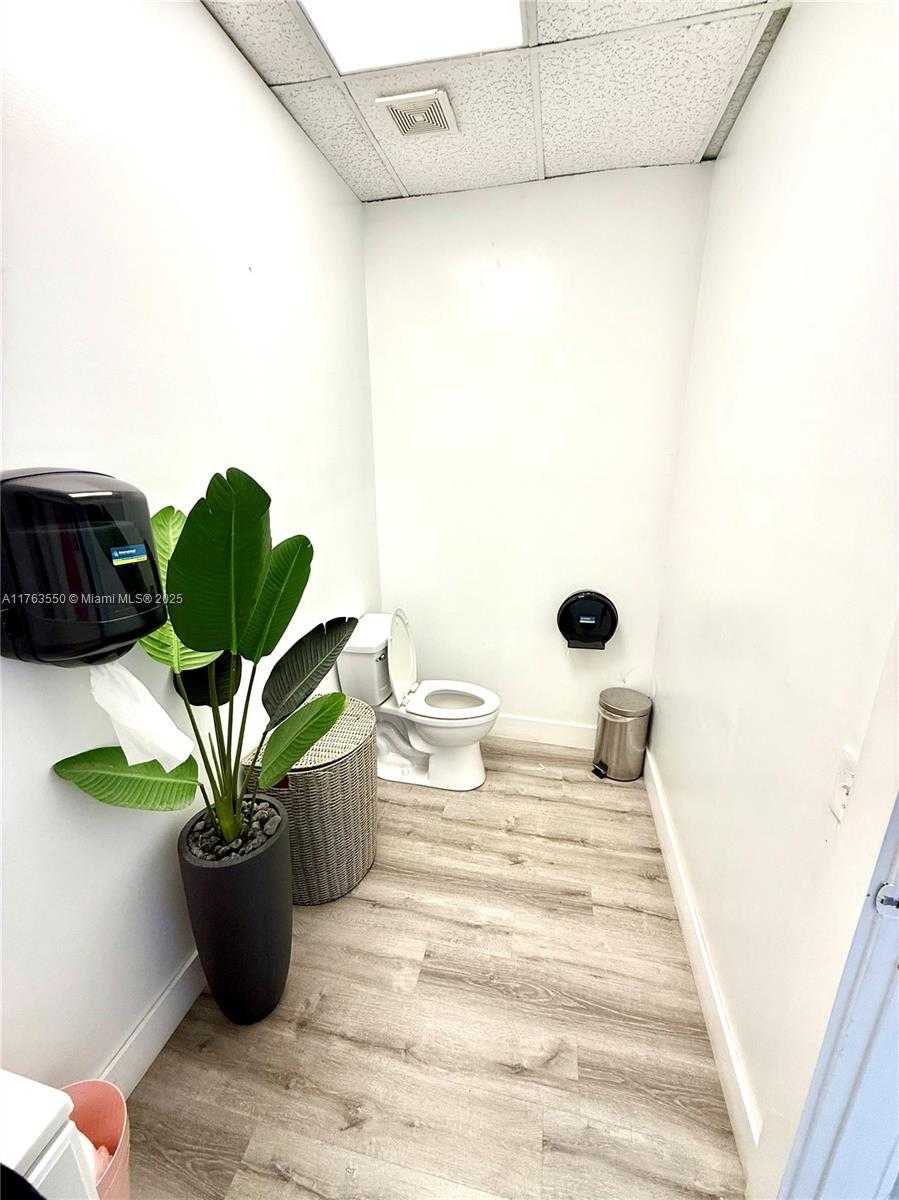 Small Image of Coral Gables Number 11