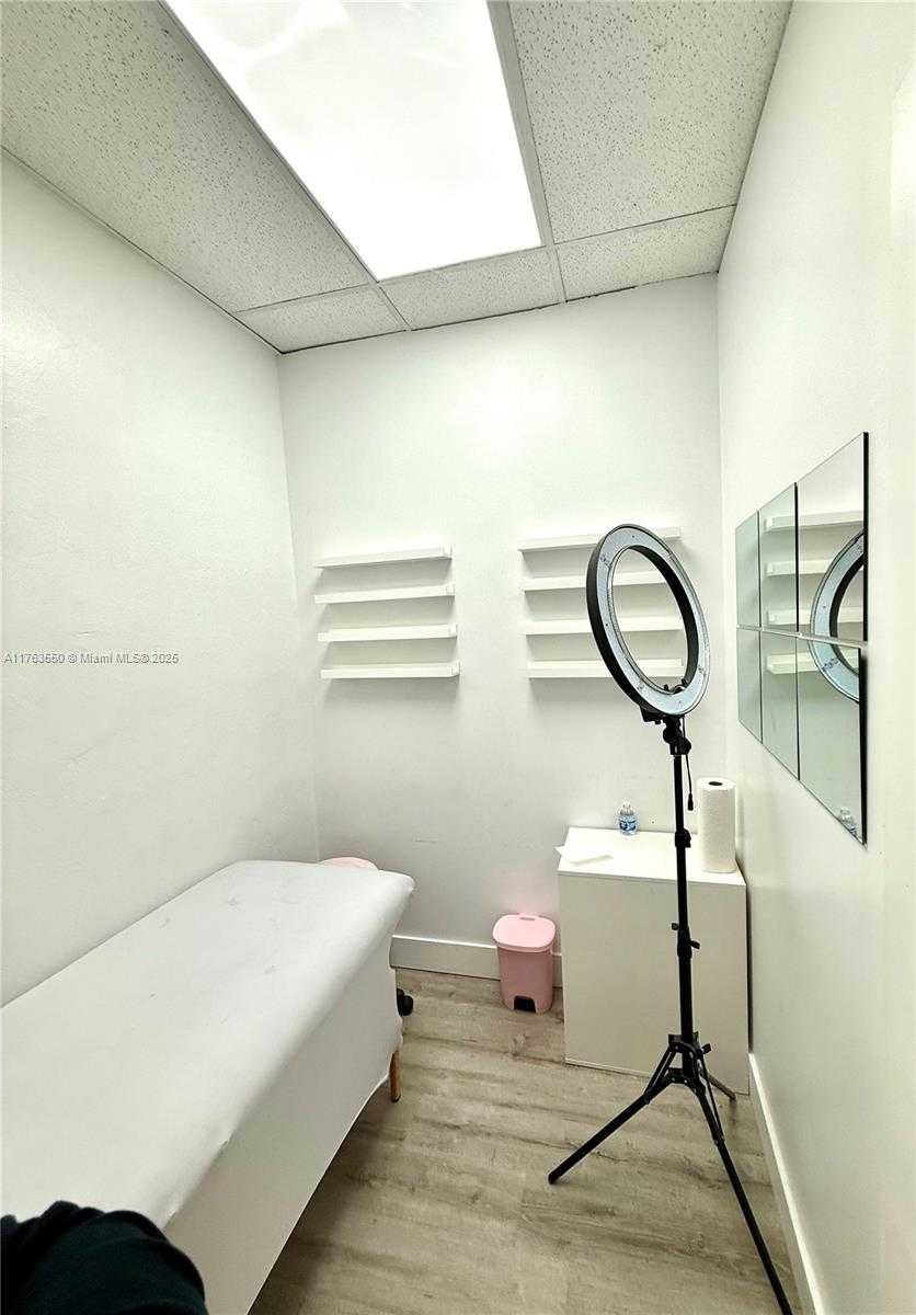 Small Image of Coral Gables Number 12