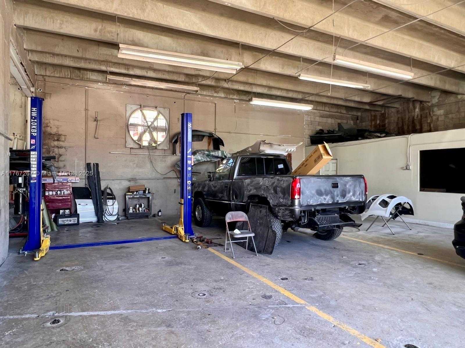 Small Image of BODY SHOP BUSINESS FOR SALE, Hialeah Number 12