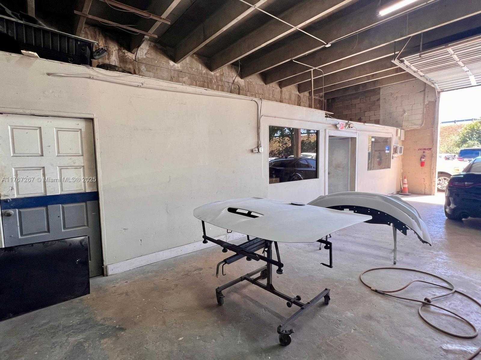 Small Image of BODY SHOP BUSINESS FOR SALE, Hialeah Number 13
