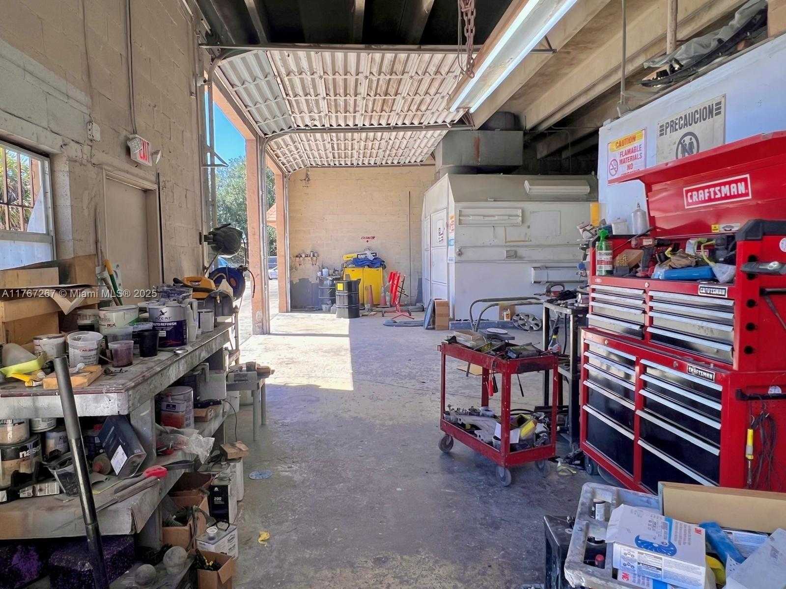 Small Image of BODY SHOP BUSINESS FOR SALE, Hialeah Number 5