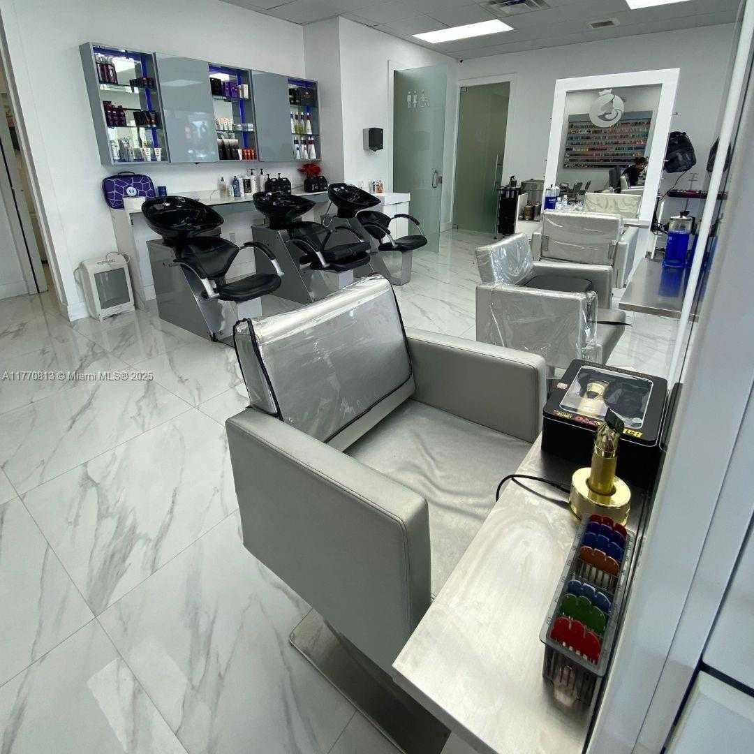 Small Image of 6568 NORTH WEST 186TH ST, Hialeah Number 10