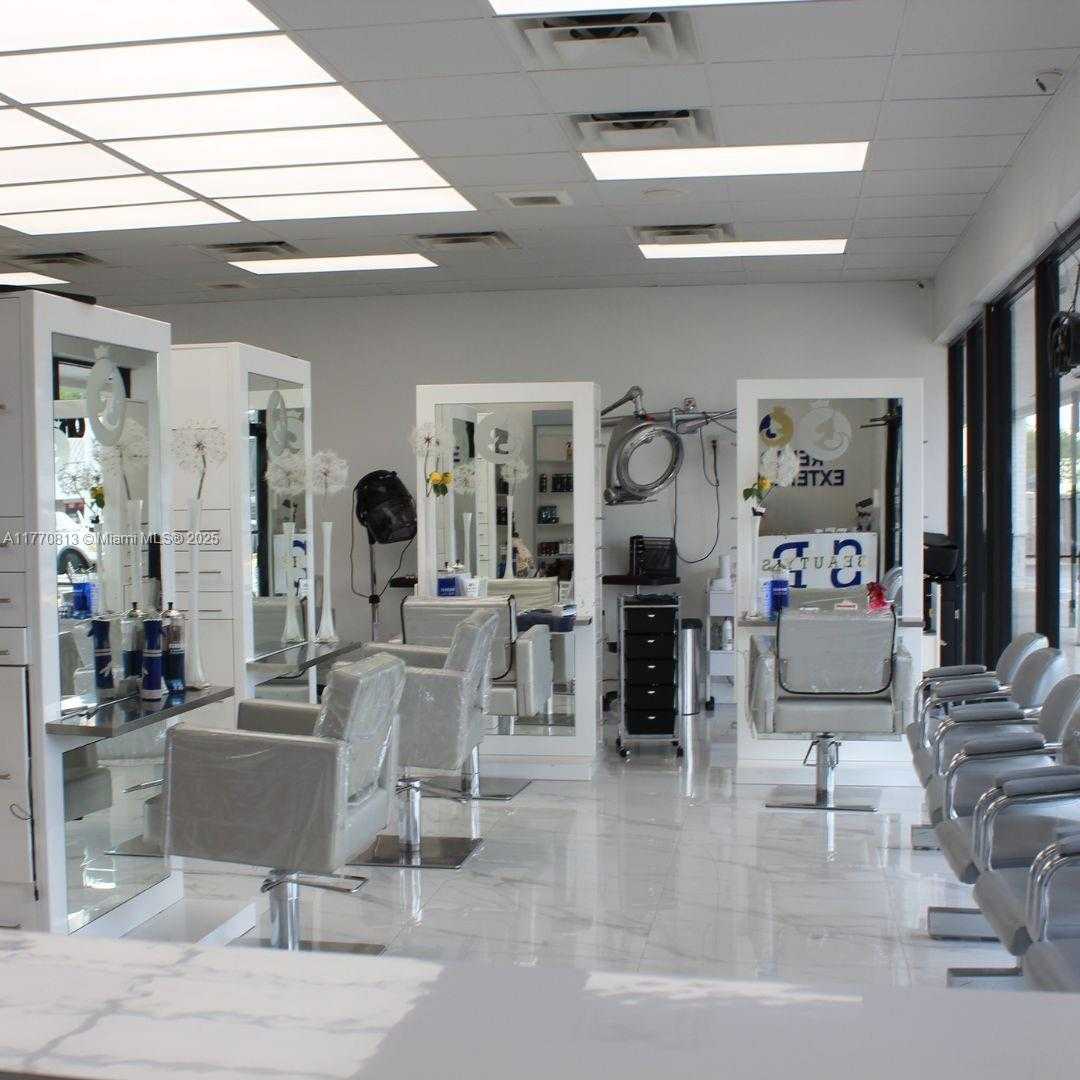 Small Image of 6568 NORTH WEST 186TH ST, Hialeah Number 11