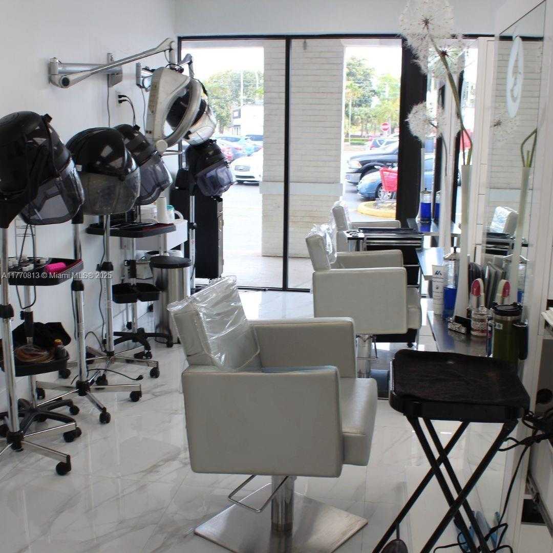 Small Image of 6568 NORTH WEST 186TH ST, Hialeah Number 12