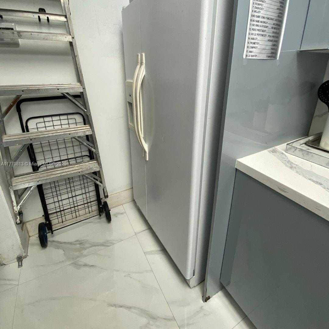 Small Image of 6568 NORTH WEST 186TH ST, Hialeah Number 20